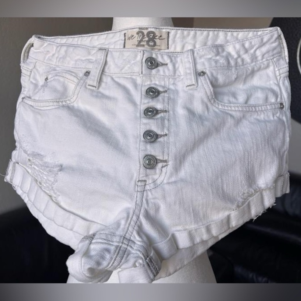 FREE PEOPLE ROMEO distressed shorts
WORN 1X bought another size for me.
Size 28 - Picture 3 of 9